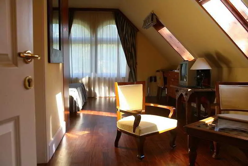 Uhu Villa Suites 布达佩斯